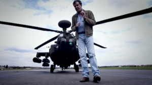 Вспоминаем, как Джереми Кларксон гонялся в Lotus Exige против вертолета Apache в шоу Top Gear